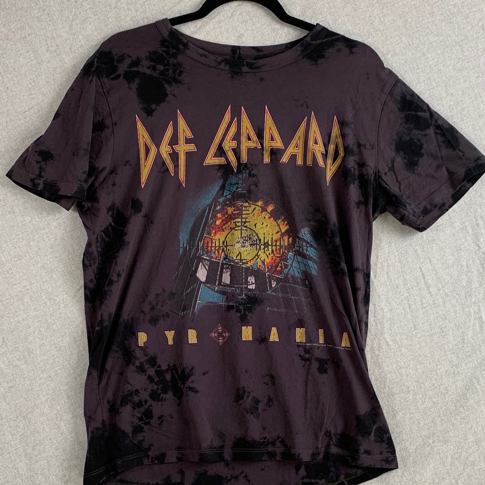 CHASOR | MEDIUM UNISEX DEF LEPPARD GRAPHIC BAND SS T-SHIRT | TIE DYE SMOKE TOUR